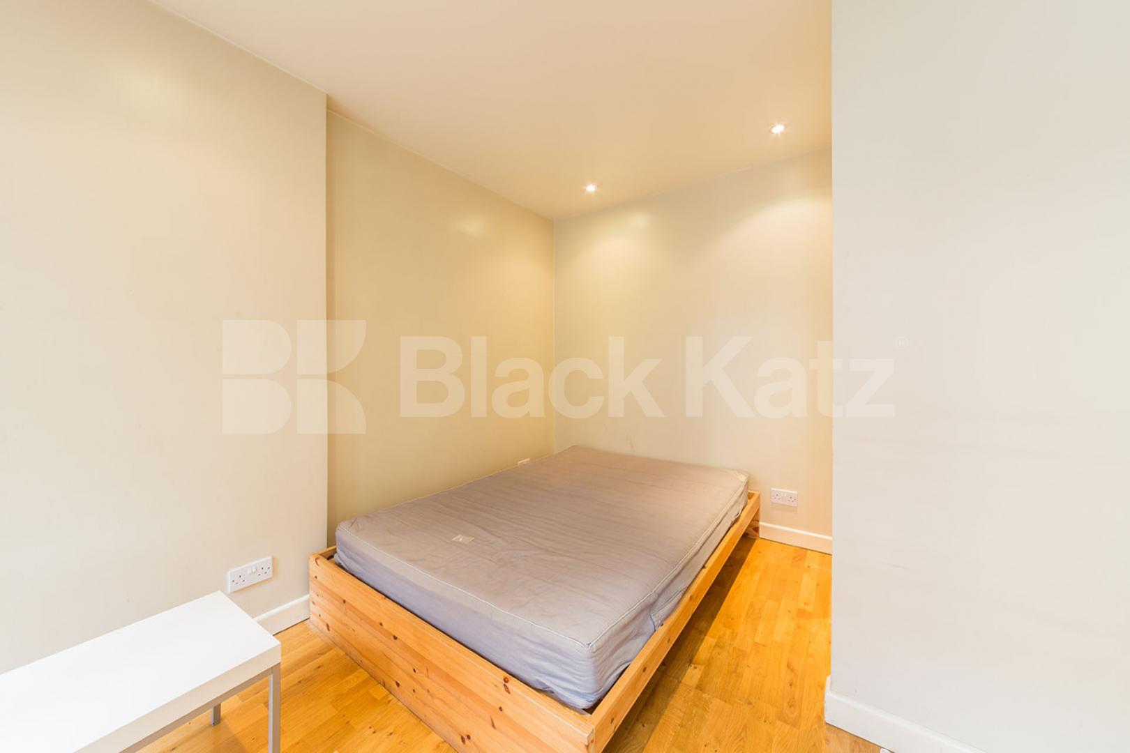 City Location 1 bedroom property with balcony near old street station Westland Place, Old Street